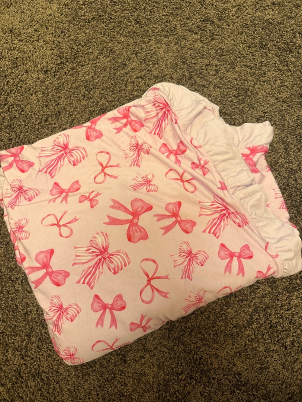 NWOT Bums and Roses bamboo viscose Ruffle Bum Bum Blanket in blushing bows